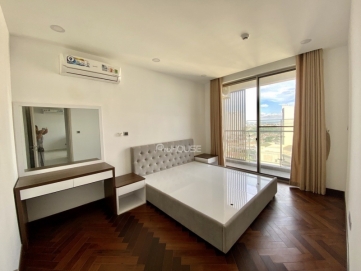 2 bedroom apartment for rent in the grande phu my hung with basic furniture