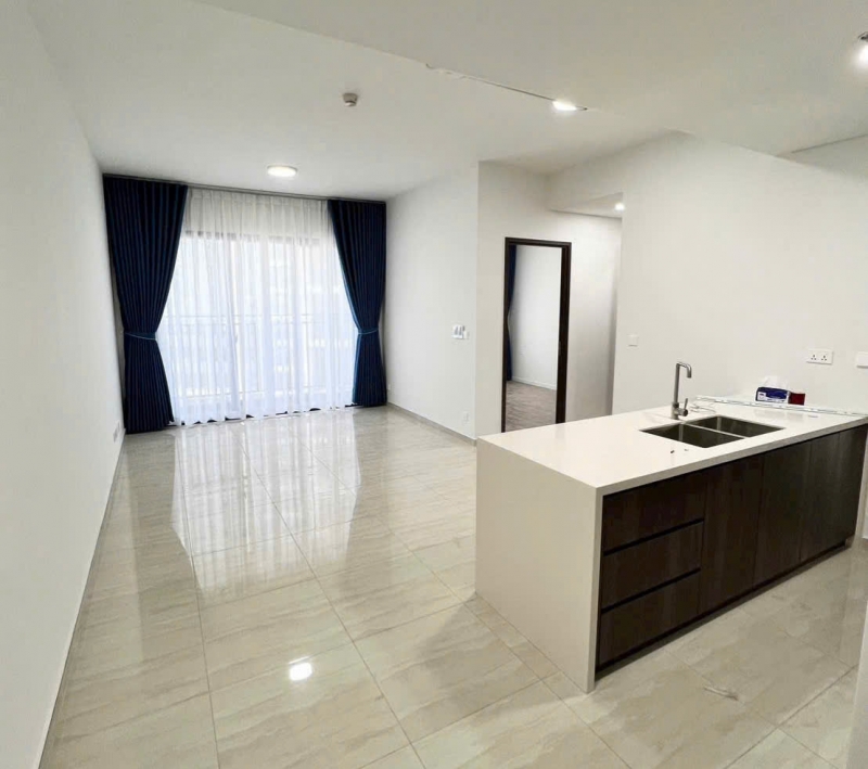 2 bedroom apartment for rent with basic furniture at the infiniti  ?? riviera point   great price