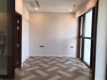 2 bedroom for rent in the metrople thu thiem with basic furniture