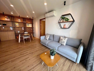 ban can ho hung phuc 2pn full noi that view thoang da co so hong