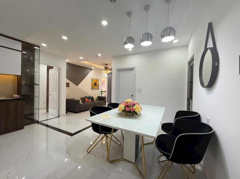 ban can ho midtown 3 phong ngu full noi that da co so