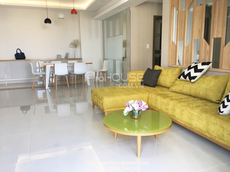 ban re can ho 3 phong ngu green valley ban cong huong dong nam