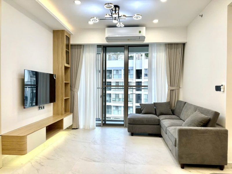 bright 3 bedroom apartment at midtown fully furnished brand new with parking slot for rent
