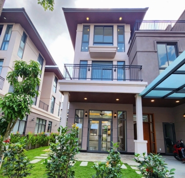 cho thue villa gs metrocity nha be 5 phong ngu full noi that hie ?n da ?i
