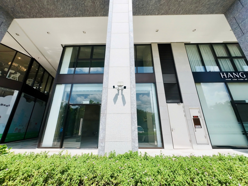 corner shophouse for rent at midtown  ?? 121sqm 2 floors prime location