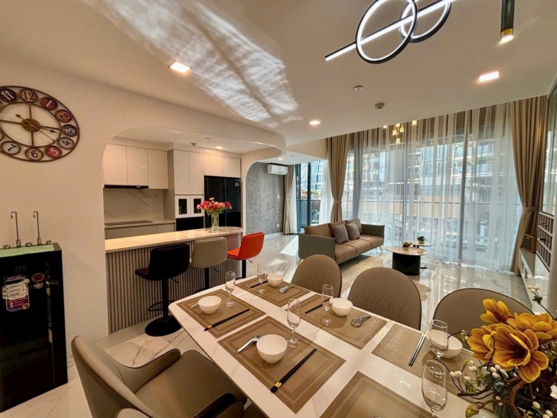 for rent  ?? the metropole opera 2br apartment with premium furnishings and elegant design