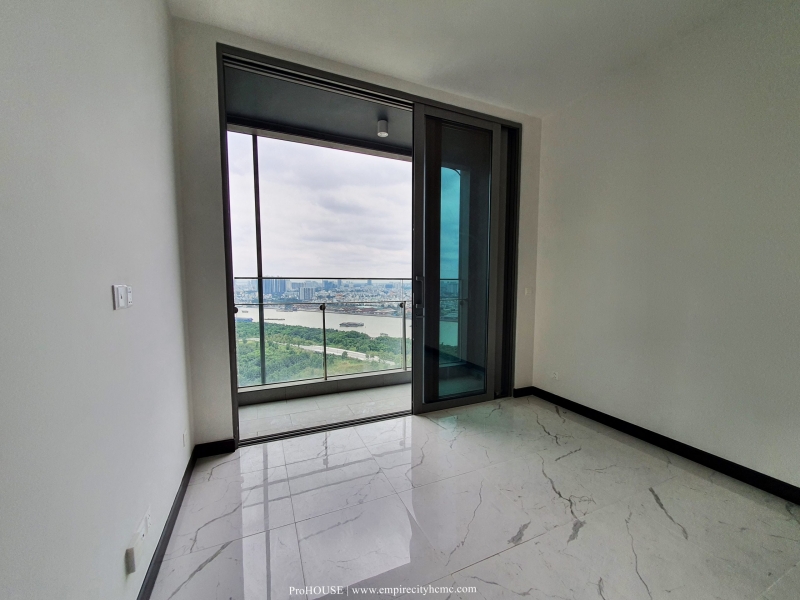 high floor 1 bedroom apartment in empire city for rent only 650 usd month