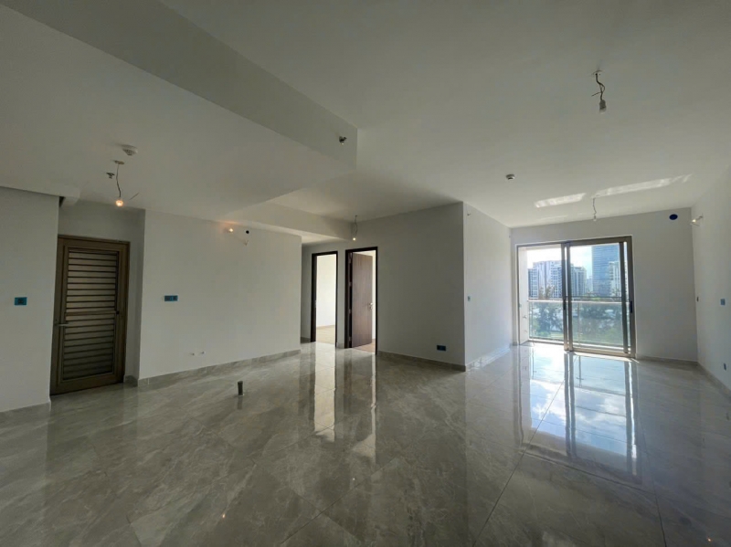midtown 3 bedroom apartment for sale with river view and basement parking