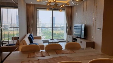midtown 3 bedroom apartment for sale with river view and private parking