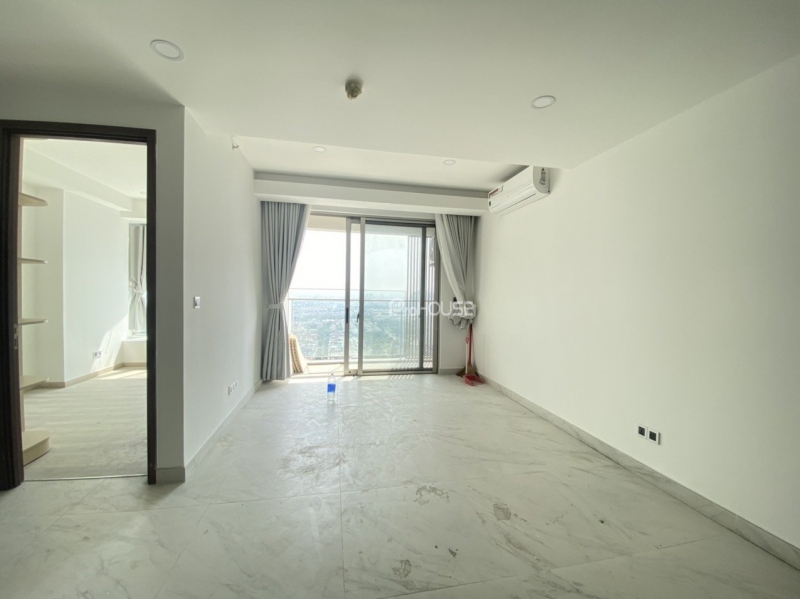 midtown apartment for rent on high floor with beautiful view and basic furniture
