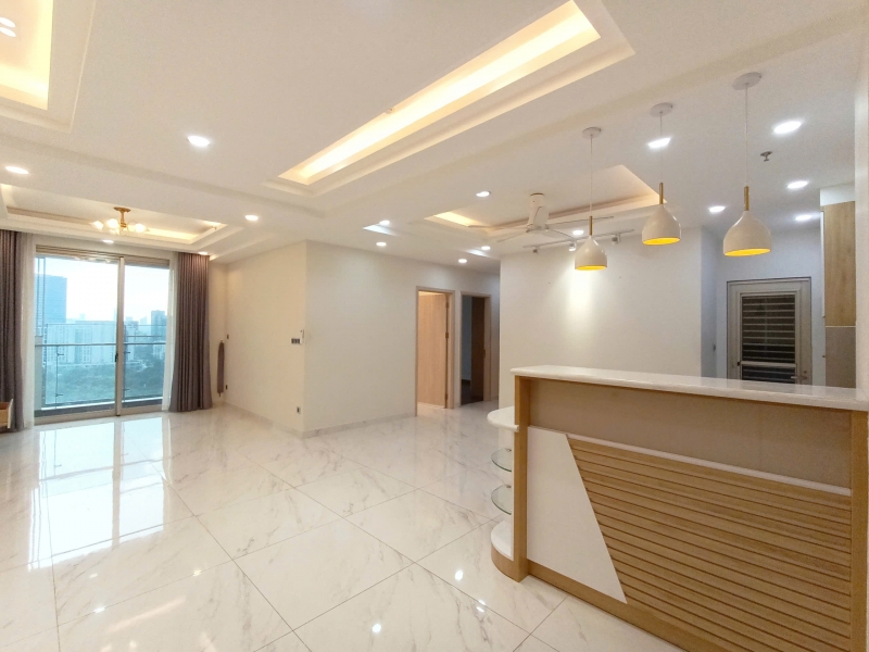 refined 3 bedroom apartment for rent at midtown with river view and basement parking