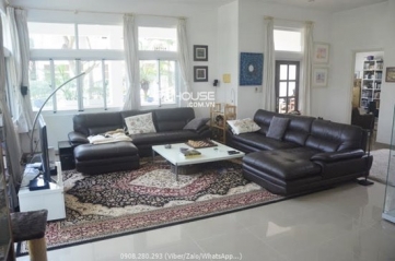 single villa for rent in district 7 with large garden and modern furniture