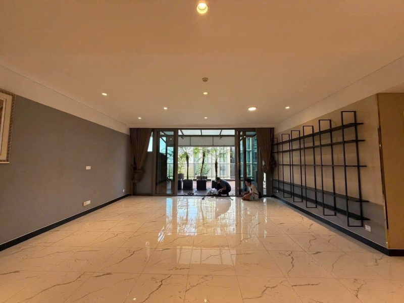 spacious 3 bedroom garden home for sale at empire city