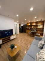 ban can ho hung phuc 2pn full noi that view thoang da co so hong