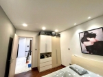 ban can ho midtown 1 phong ngu full noi that da co so co o xe tret