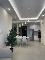 can ho 2 phong ngu hien dai va sang trong can ban tai happy residence premier