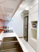 can ho 2 phong ngu sunwah pearl cho thue noi that day du huong song mat me