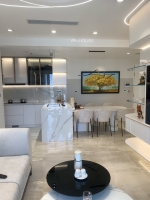 luxurious and cozy 3 bedrooms apartment for rent at the horizon district 7 with full furniture