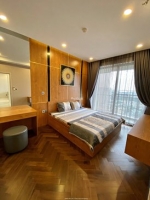 cho thue can ho 2 phong ngu co lon o midtown nam tren tang cao