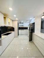 large apartment full luxurious furniture for rent in riviera point district 7 with 3 bedrooms