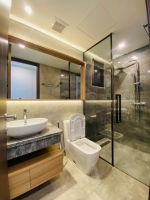 cho thue can ho midtown 2 phong ngu full noi that cao cap co o xe va view thoang