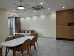 luxurious and cozy apartment for rent at the peak with full amenities