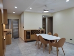 luxurious and cozy apartment for rent at the peak with full amenities