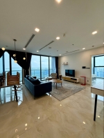 cho thue can ho vinhomes golden river 4 phong ngu full noi that cao cap view dep